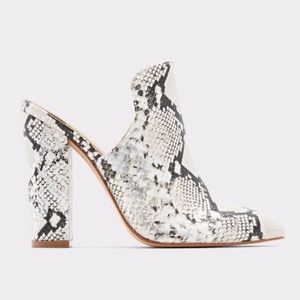 NEVER WORN Snake skin high heel shoe